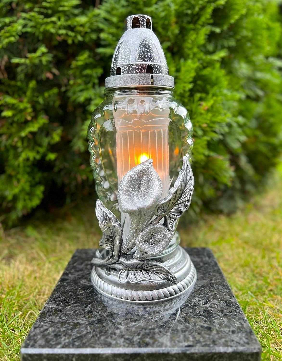 Grablampe mit einem silbernen Glitzer-Finish
